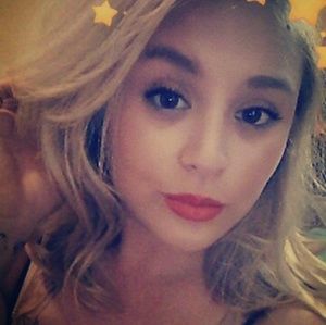 Meet your Posher, Tiffany